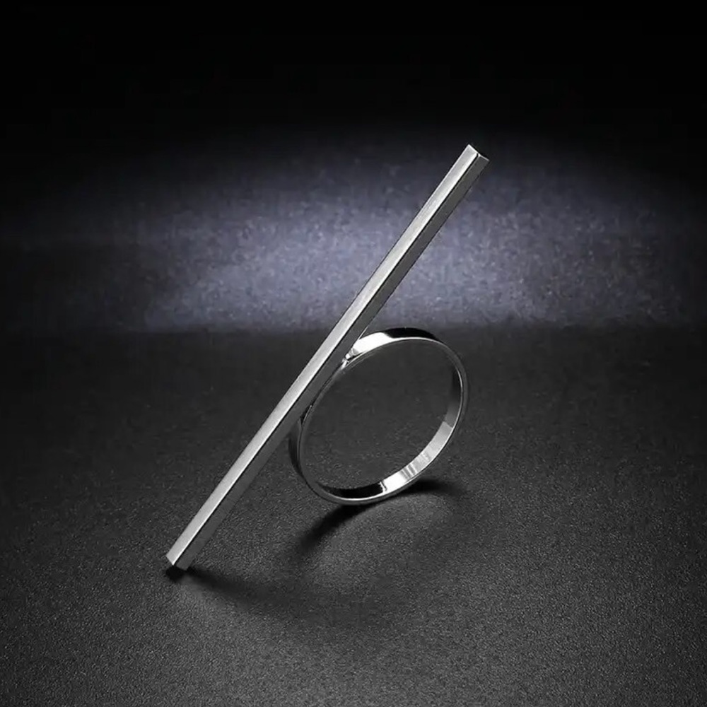 Minimalistic Ring - Picture 2 of 3